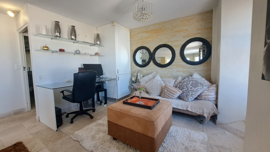 2 Bedroom Property for Sale in Waves Edge Western Cape